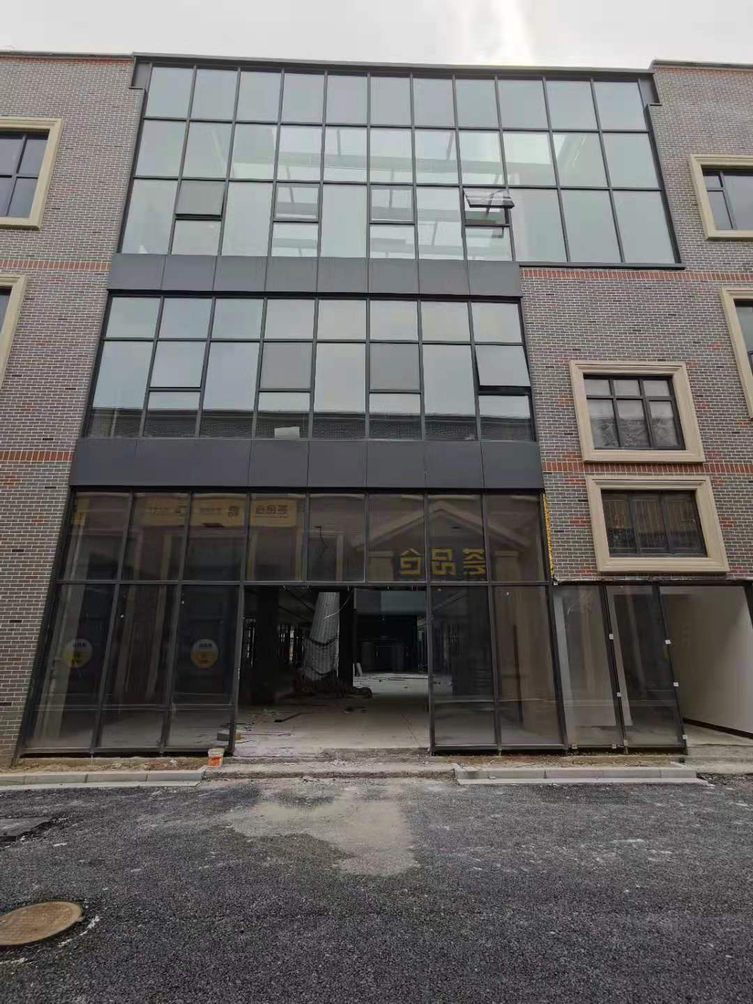 界龍商業(yè)街玻璃鋼結構觀光電梯項目