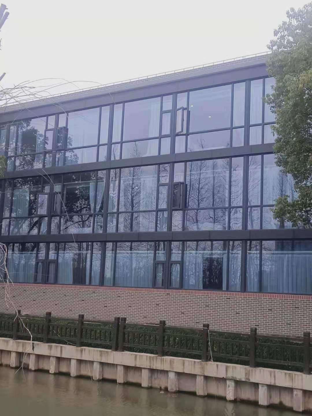 界龍商業(yè)街玻璃鋼結構觀光電梯項目