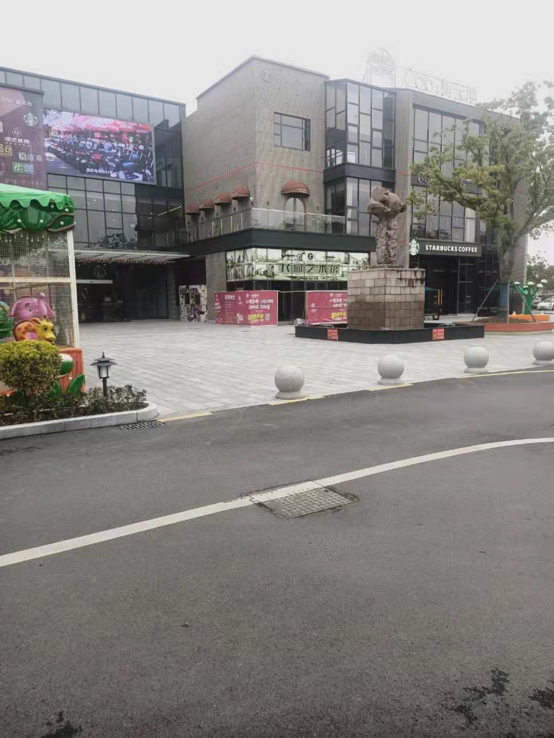 界龍商業(yè)街玻璃鋼結構觀光電梯項目
