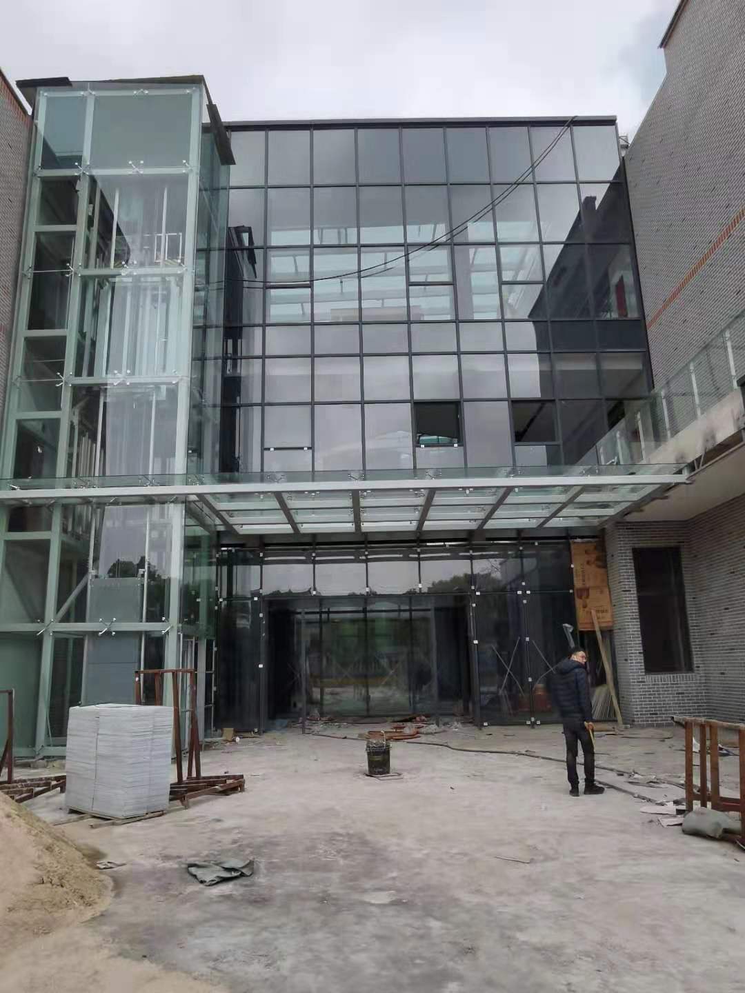 界龍商業(yè)街玻璃鋼結構觀光電梯項目